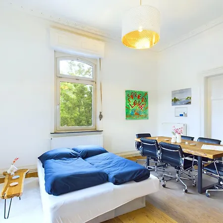Stilvolle Altbauwohnung Am Kurpark, Zentral, Fuer Bis Zu 8 Personen