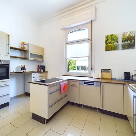 Lejlighed Stilvolle Altbauwohnung Am Kurpark, Zentral, Fuer Bis Zu 8 Personen *
