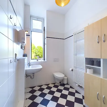 Apartment Stilvolle Altbauwohnung Am Kurpark, Zentral, Fuer Bis Zu 8 Personen Wiesbaden