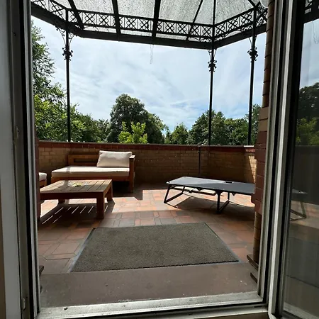 Stilvolle Altbauwohnung Am Kurpark, Zentral, Fuer Bis Zu 8 Personen *