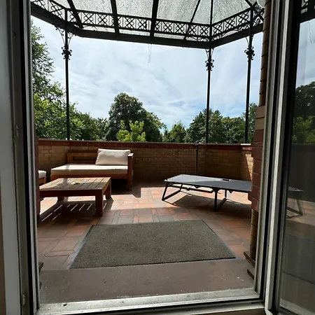 Stilvolle Altbauwohnung Am Kurpark, Zentral, Fuer Bis Zu 8 Personen *