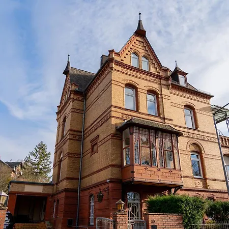 Apartment Stilvolle Altbauwohnung Am Kurpark, Zentral, Fuer Bis Zu 8 Personen